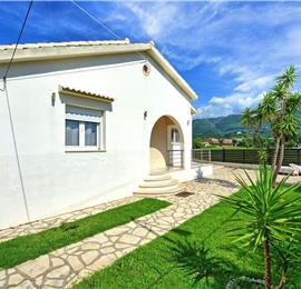 3 bedroom seaside villa with pool, Acharavi, sleeps 5